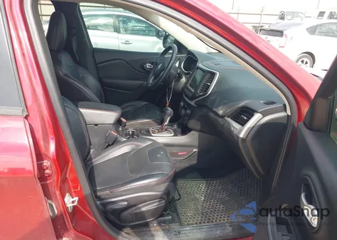 2016 Jeep Cherokee Trailhawk from USA, damaged, VIN 1C4PJMBS3GW163590